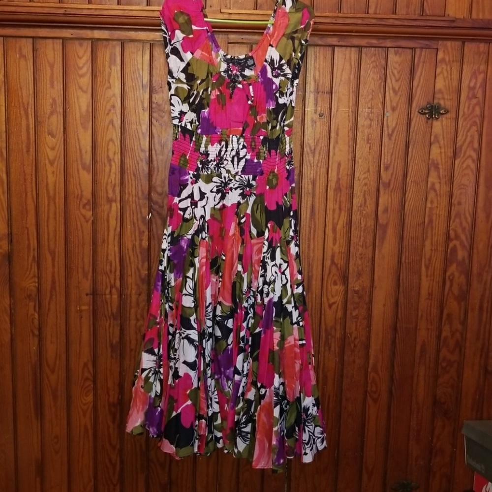 DRESS